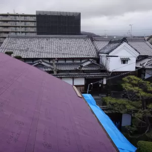 屋根工事期間中の雨養生のサムネイル