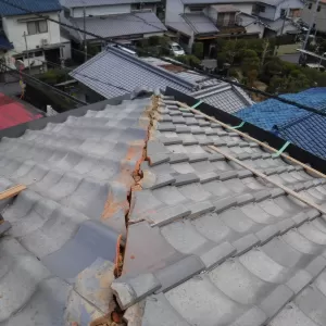 屋根の補修工事のサムネイル