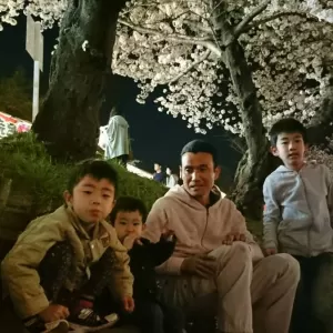 夜桜を見に大中公園へのサムネイル