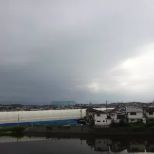 最近は雲の流れをよく見ています。のサムネイル